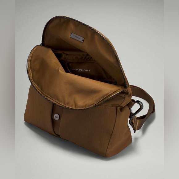 NWT Lululemon All Night Festival Bag 5L Burnt Caramel - Picture 9 of 10